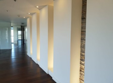 450 מ"ר משרדים להשכרה בבסר 2 - מסדרון