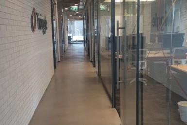 450 מ"ר משרדים מטופחים ברמה על ציר יגאל אלון , מסדרון