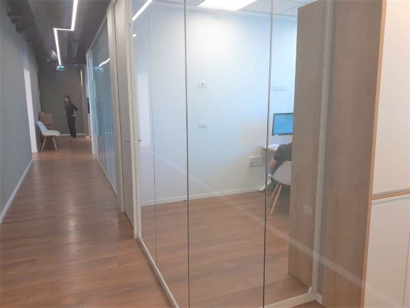 180 מ"ר משרדים מטופחים בבסר 4, מסדרון