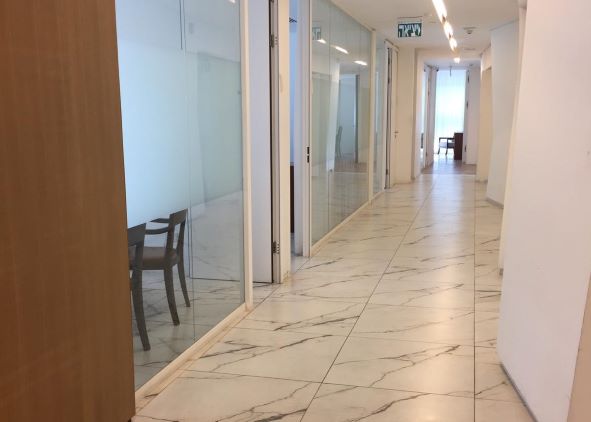 320 מ"ר משרד להשכרה בבסר 3 מסדרון