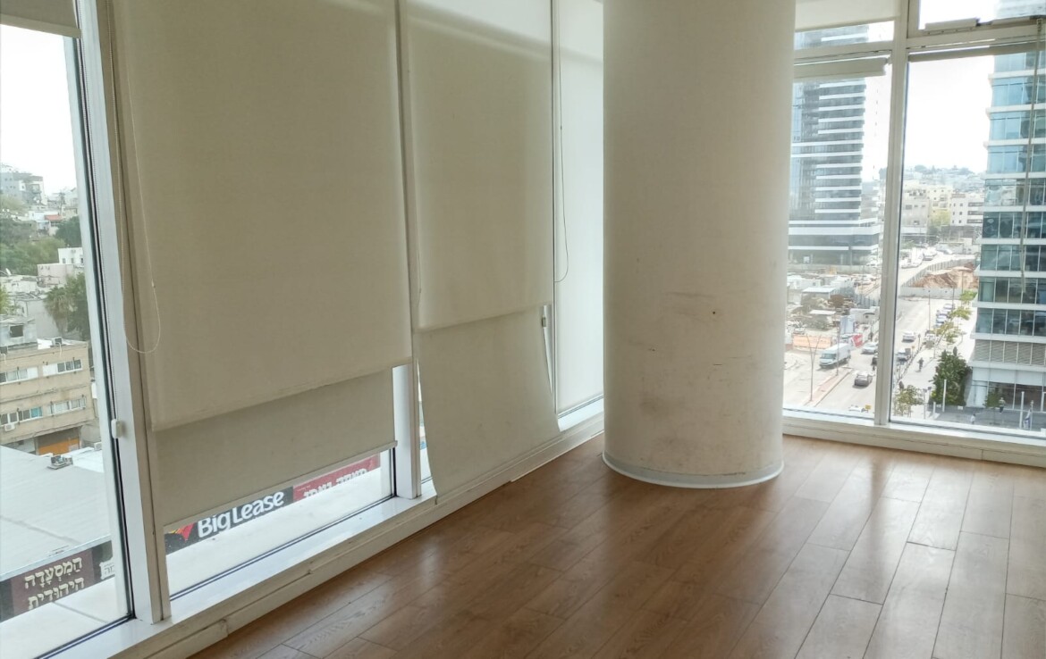 220 מ"ר משרד מטופח להשכרה בבסר 3, אופן ספייס