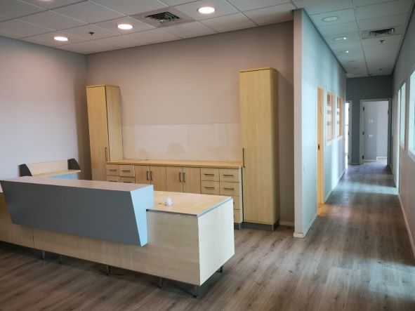 250 מ"ר משרד להשכרה בבנין בוטיק בגיזרת בסר, עמדות קבלה והמתנה