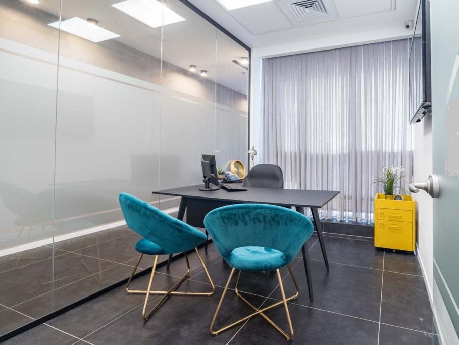 588 מ"ר במגדל יוקרתי ומפואר בבני ברק, ריהוט מלא כולל ציוד ומחשוב, חדר 2