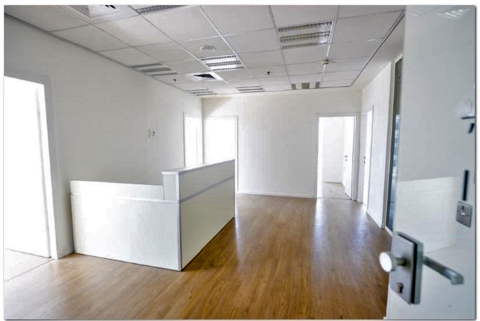 157 מ"ר במגדל בסר המפואר, מושקעים ומטופחים, קרובים לרכבת הקלה, קבלה