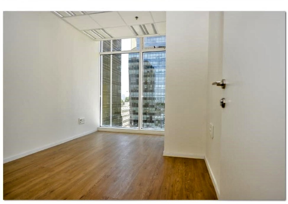 157 מ"ר במגדל בסר המפואר, מושקעים ומטופחים, קרובים לרכבת הקלה, חדר