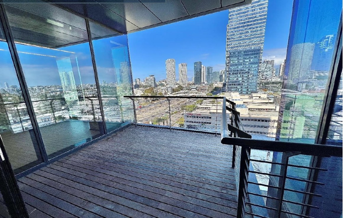 290 מ"ר משרד להשכרה במגדל סוזוקי החדש והחדיש, מרפסת עם נוף