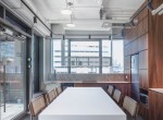משרד גדול (550 מ"ר) להשכרה ברח' המסגר בת"א, מאד מטופח ומיוחד, קירות ומחיצות זכוכית, חדר ישיבות