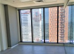 300 מ"ר משרד להשכרה במגדל מפואר בבני ברק, בקומה גבוהה, מרפסת עם נוף מרהיב, חדר עבודה