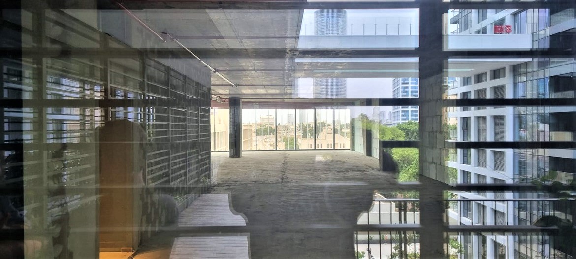900 מ"ר משרד במגדל מפואר בצפון ת"א, ברמת מעטפת, בניין פנים
