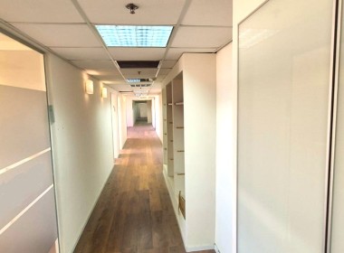 1,009 מ"ר משרדים להשכרה במגדל יוקרתי בבורסה בר"ג, הרבה חדרים