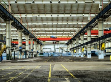 5,000 מ"ר להשכרה מרלו"ג מקצועי מאובטח באזור יבנה, רחבה תפעולית גדולה