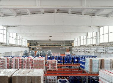 2,000 מ"ר להשכרה מרלו"ג בפארק התעשיה בבית שמש, גובה תקרה 9 מטר.