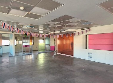 340 מ"ר משרדים להשכרה בבניין מטופח בלב ת"א, משקעים ומוארים