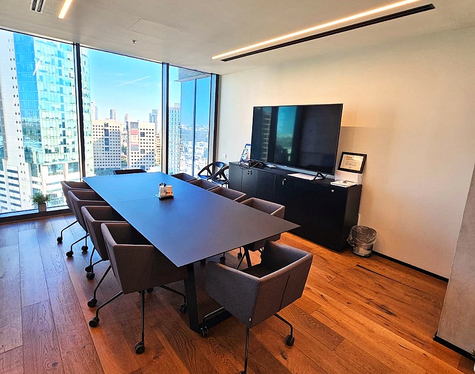 202 מ"ר משרדים להשכרה במגדל מבוקש בבורסה בר"ג, מוארים, חדר ישיבות