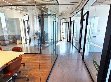 216 מ"ר משרדים להשכרה במגדל מבוקש בבורסה בר"ג, מוארים ומרוהטים